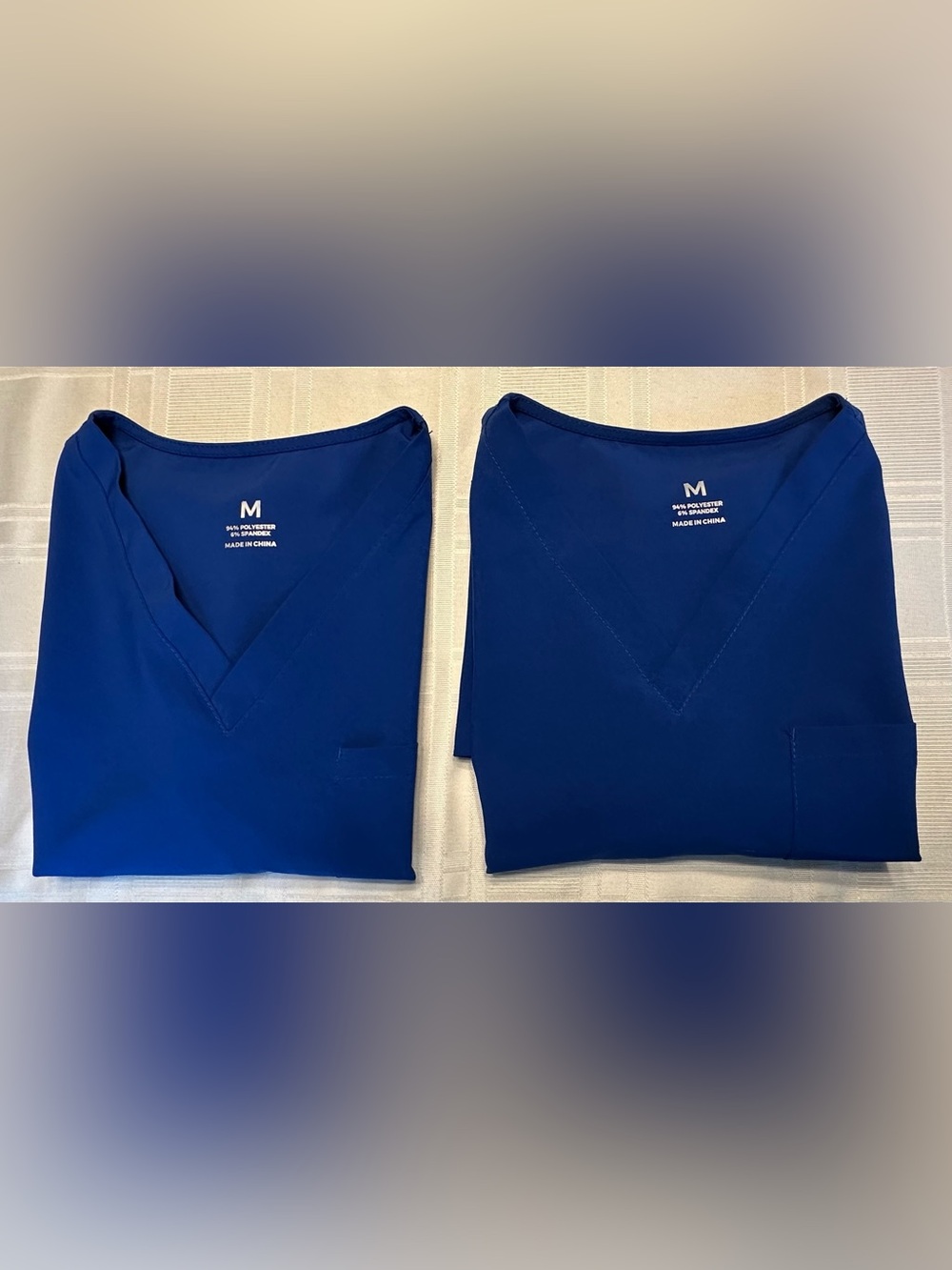 Women’s Lot of 2 Blue Scrub Tops Size Medium Pre-owned‎